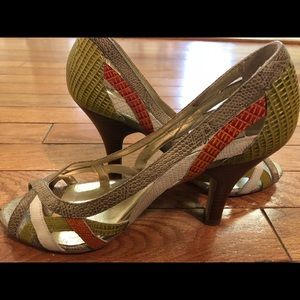 Gorgeous Steve Madden Peep Toe Heels Size 7